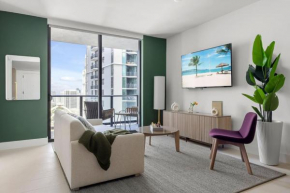 Kaseya Center Apt for 3 people with Pool and Gym.